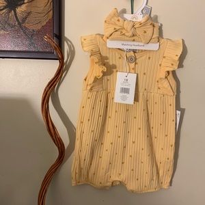 Baby girl 2 piece set.